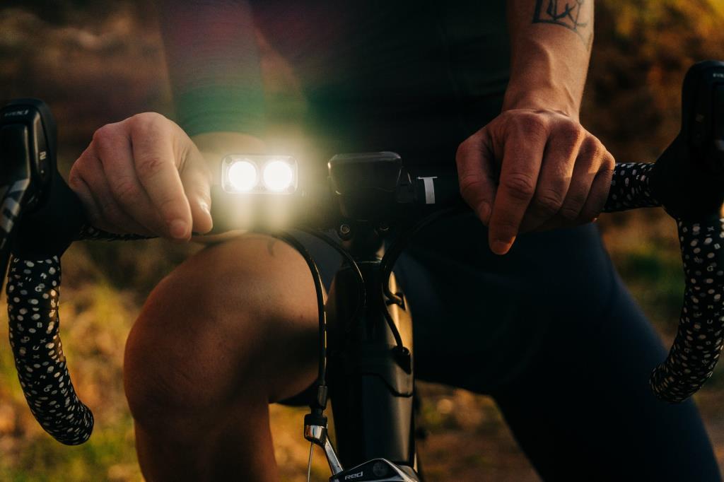Knog Blinder Road 400 Usb Şarjlı Bisiklet Ön Aydınlatması FAR-227