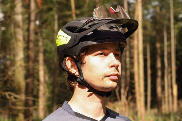 Oakley DRT3 Trail Mips Bisiklet Kaskı Ionic+ FOS900633 6ND Matte Abyss