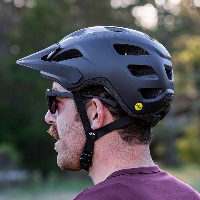 Casque de vélo Giro Fixture Mips Noir Chaud Mat 54-61cm