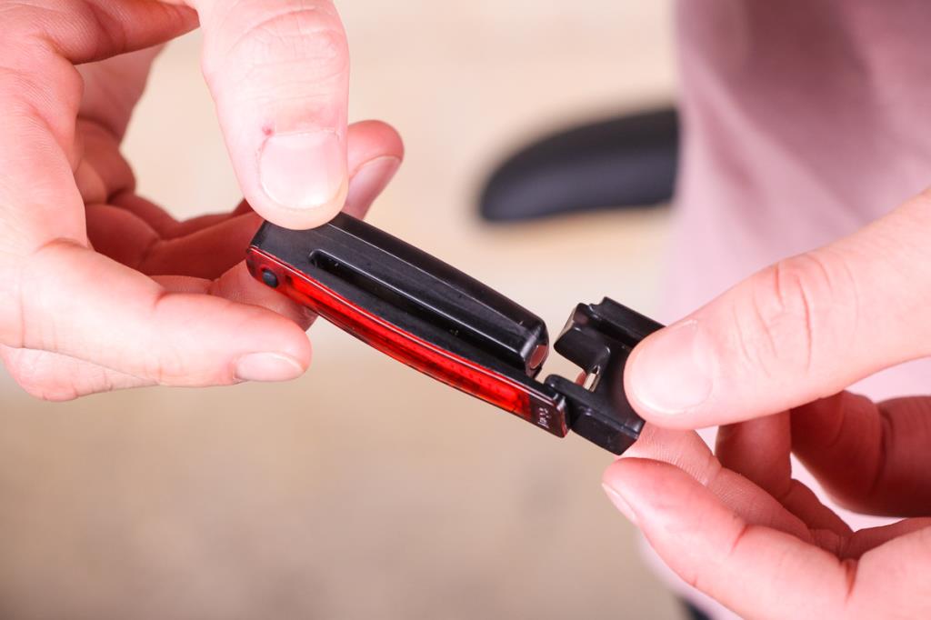Knog Blinder Plus Usb Şarjlı Bisiklet Arka Lambası STP-212 - Görsel 9