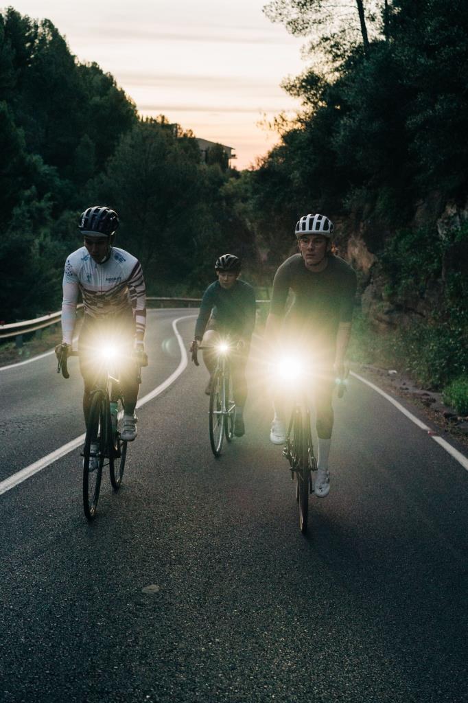 Knog Blinder Road 400 Usb Şarjlı Bisiklet Ön Aydınlatması FAR-227