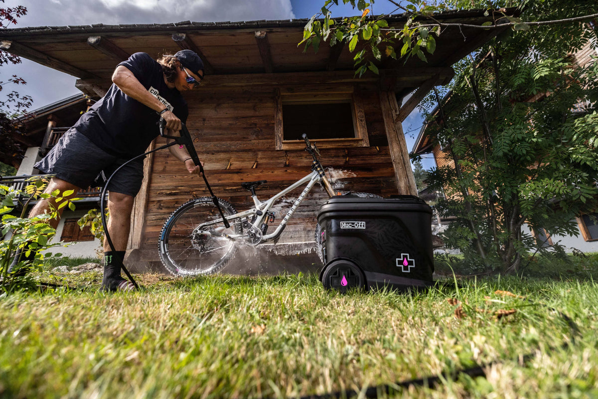 Muc-Off Mobile Pressure Washer Starter Bundle Şarjlı Basınçlı Yıkama Makinesi Başlangıç Paketi 21116 - Görsel 5