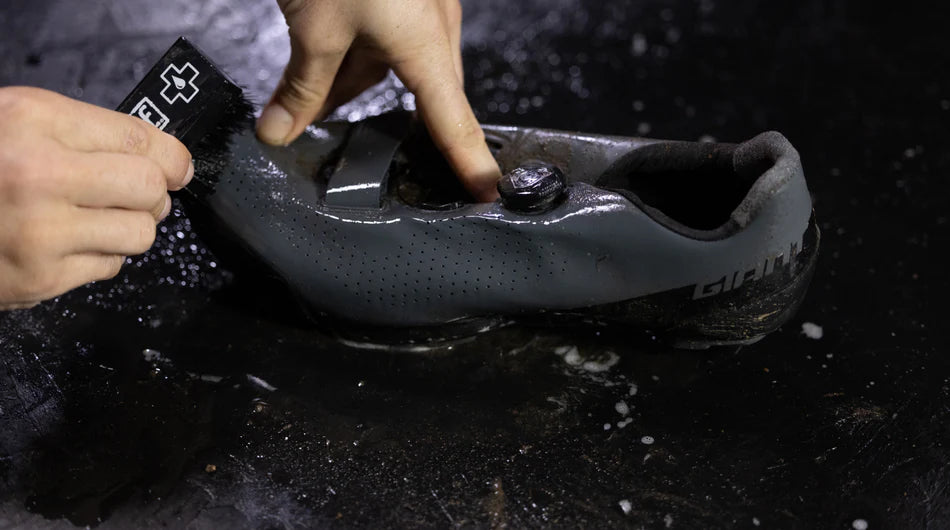 Muc-Off Premium Bike Shoe Brush Ayakkabı Fırçası - Görsel 3