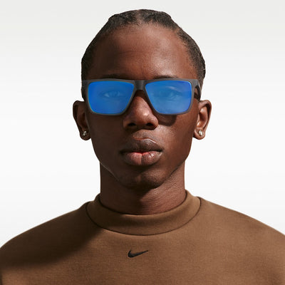 Nike Blaze P Polarize Güneş Gözlüğü IQ7183X-084 Polar Blue Matte Smoke Grey