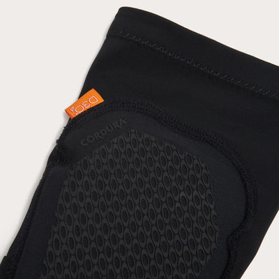 Oakley All Mountain D30 Elbow Guard Koruyucu Dirseklik Seti Large FOS901488 02E Blackout