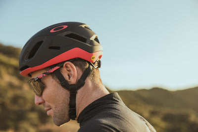Oakley ARO5 Race Mips BOA Ionic+ Yol Bisikleti Kaskı 2025 Model FOS901302 02T 24' Giro D'italia Medium