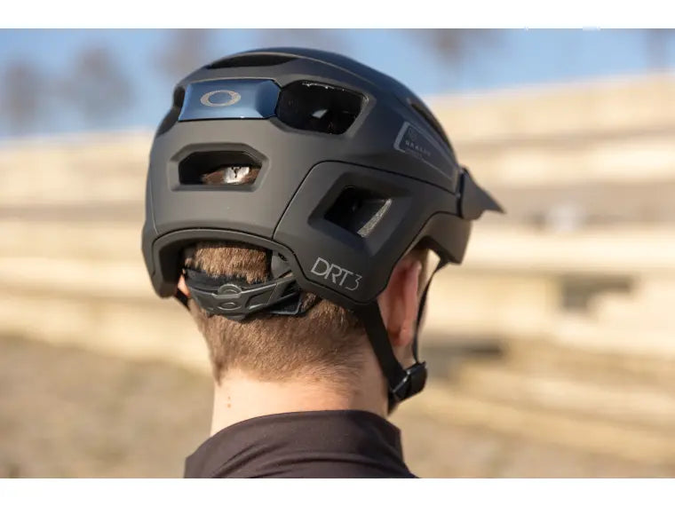 Oakley DRT3 Trail Mips Bisiklet Kaskı Ionic+ FOS900633 6ND Matte Abyss
