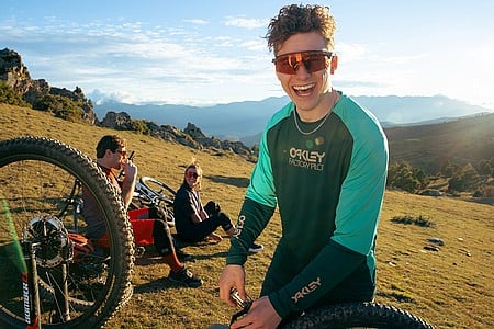 Oakley Encoder Strike Vented Lunettes de soleil de cyclisme Matte Black Prizm Road