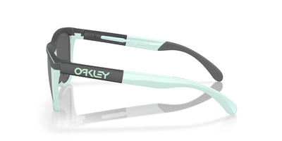 Oakley Frogskins Range Güneş Gözlüğü 928403 Matte Carbon Blue Milkshake Prizm Black