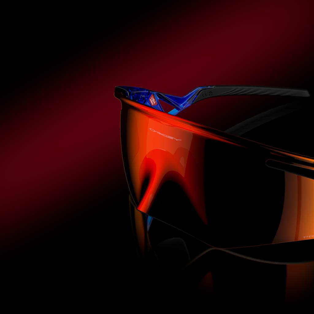 Lunettes de soleil Oakley QNTM Kato 9481D Crystal Blue Prizm Ruby 948105