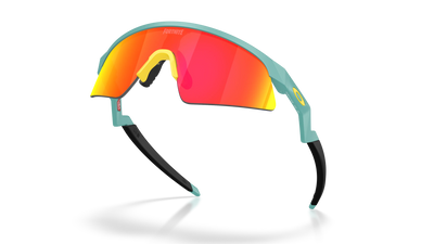 Oakley Resistor Sweep Fortnite Özel Seri Genç Güneş Gözlüğü J901515 Matte Pacific Prizm Ruby