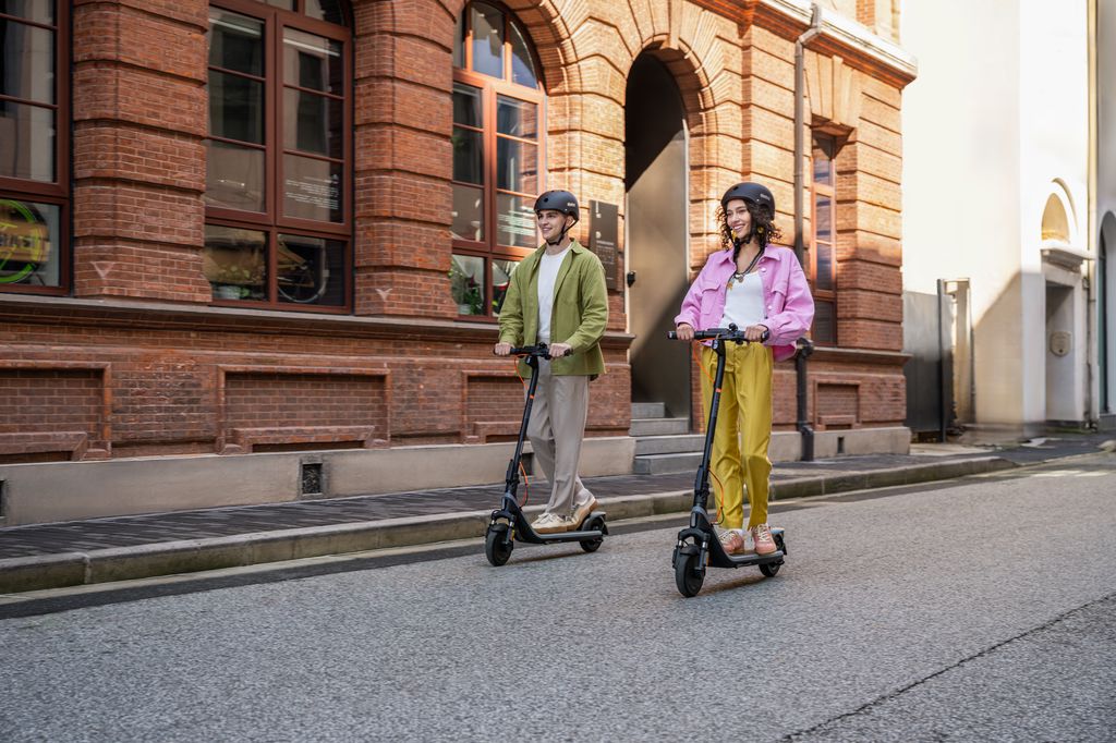 Segway Ninebot E2 PLUS II Elektrikli Scooter