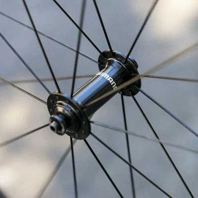 Shimano WH-RS100 Jeu de roues pour freins sur jante 28 pouces EWHRS100RCB