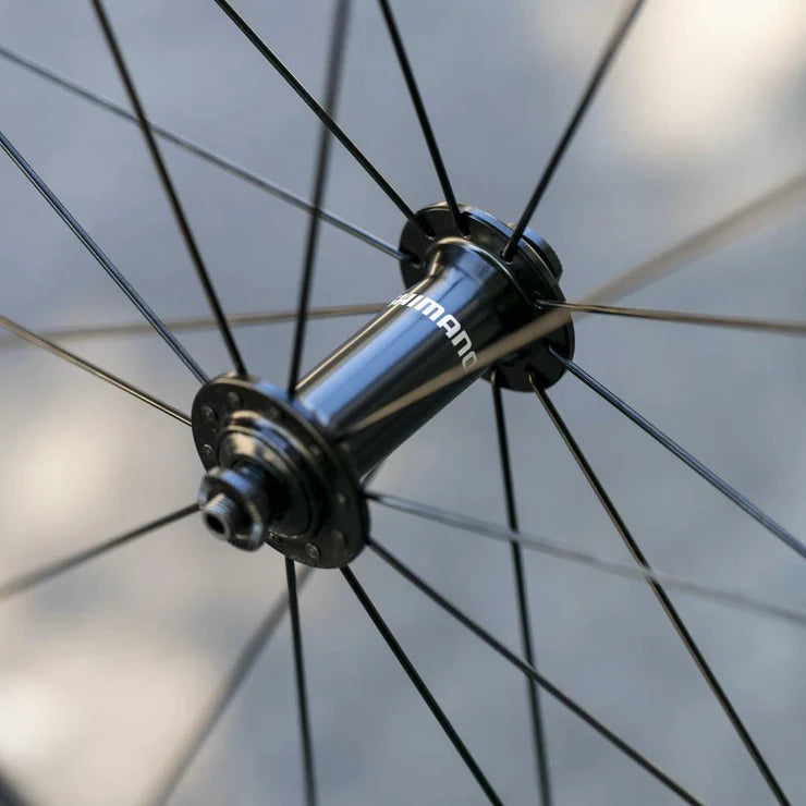 Shimano WH-RS100 Jeu de roues pour freins sur jante 28 pouces EWHRS100RCB